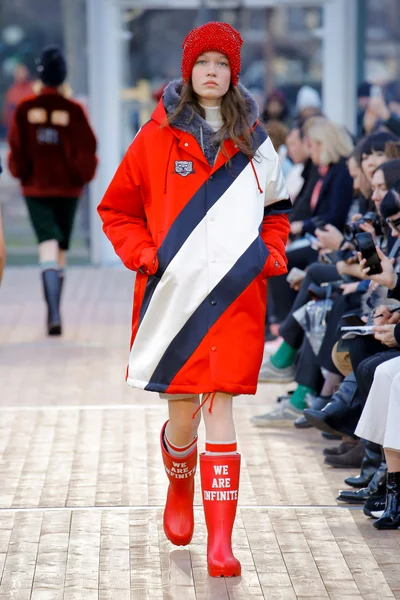 Look 10